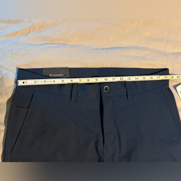 Lululemon Relaxed-Tapered Smooth Twill Trouser - NAVY - Picture 8 of 15